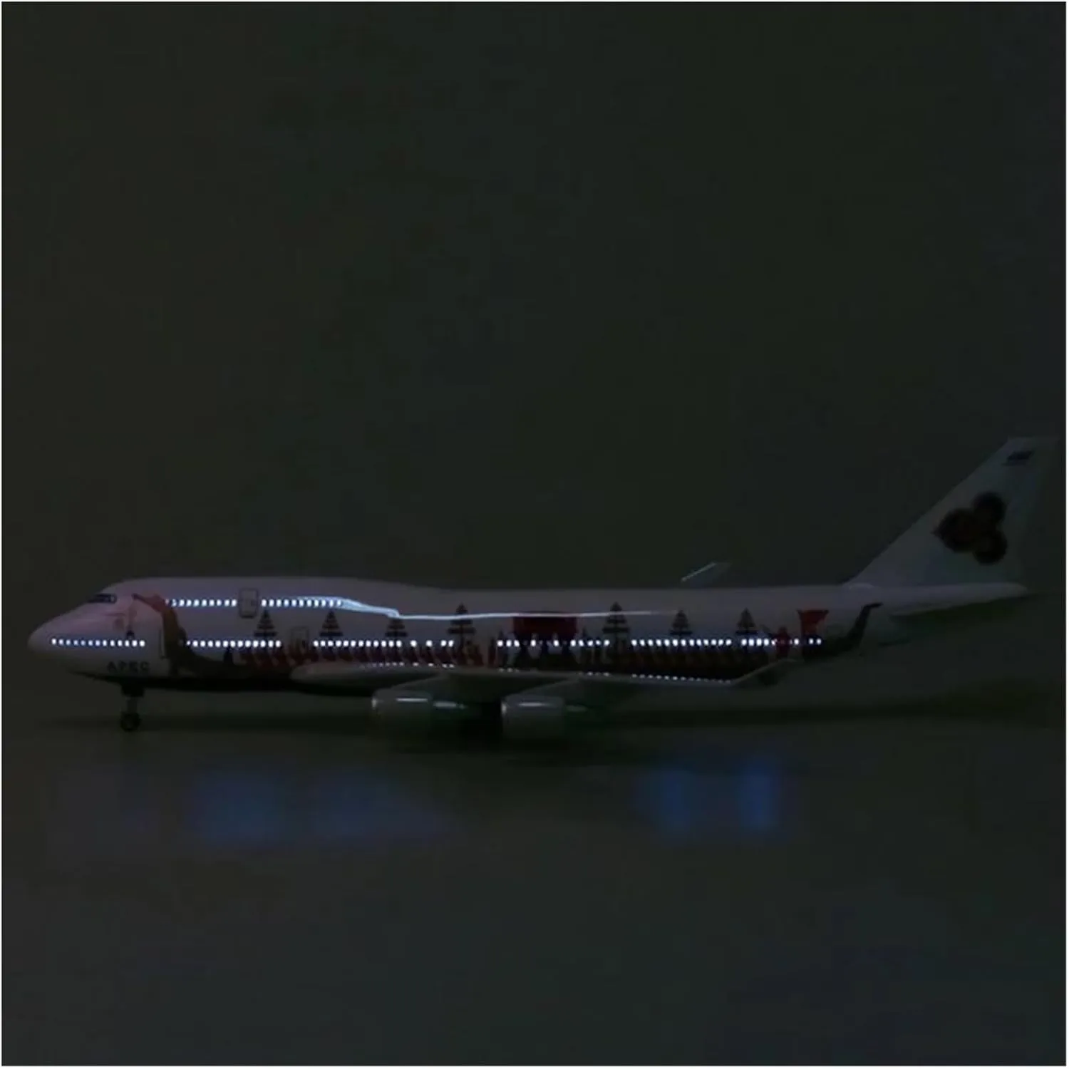 1 150 for Thai Airways Dragon Boat 747 B747 Diecast Resin Aircraft Airplane Model with Light Wheel Miniatures Set(with Light)