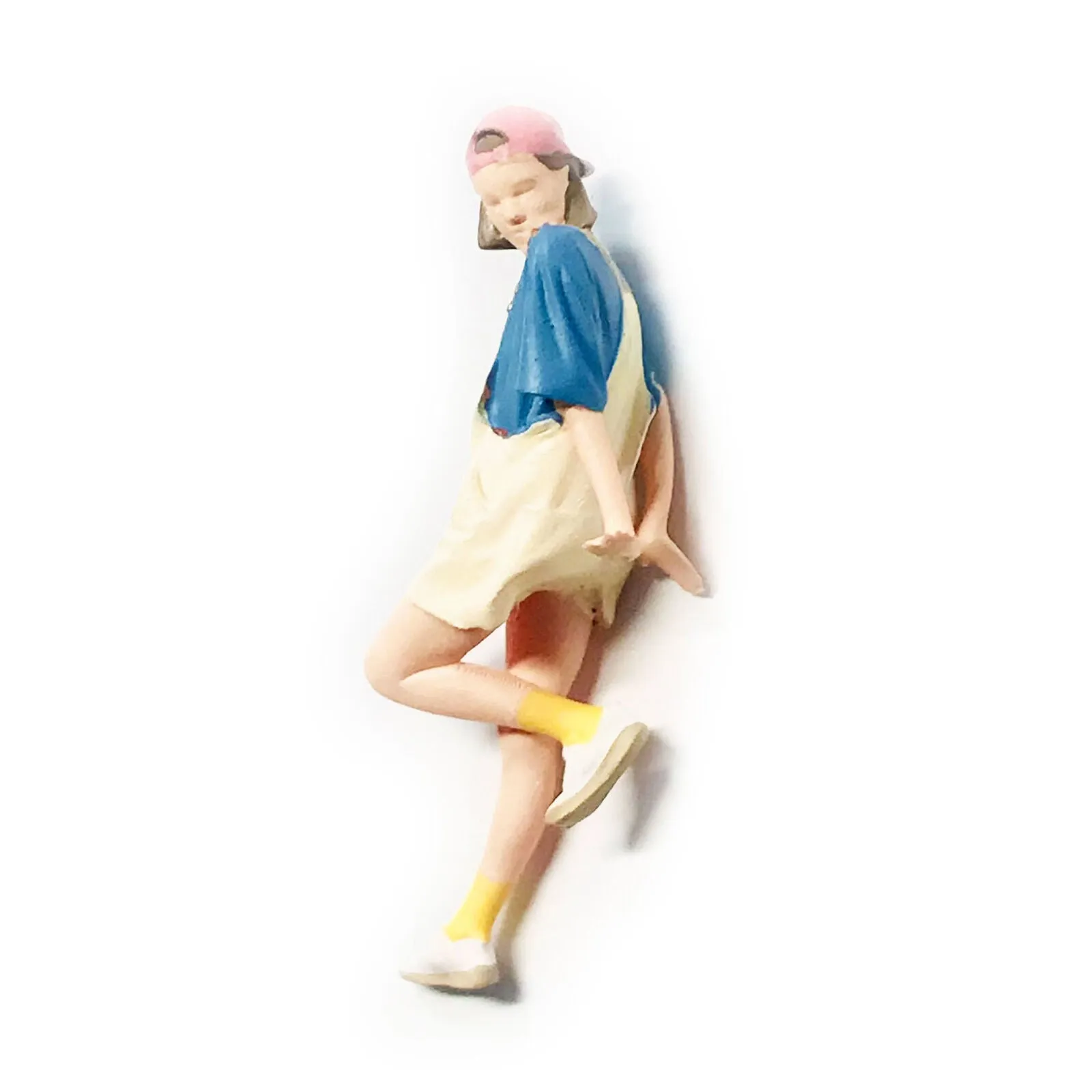 1:64 Painted Figure Mini Model Miniature Resin Diorama Braces Skirt Girl Sand