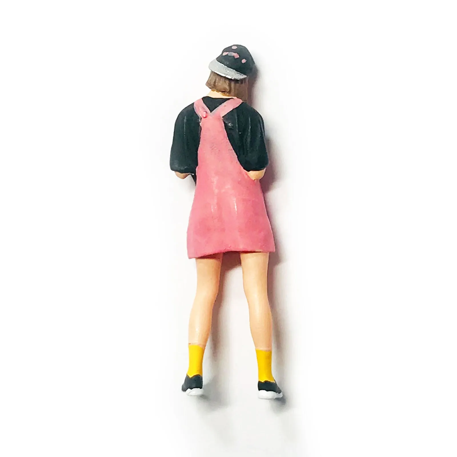 1:64 Painted Figure Mini Model Miniature Resin Diorama Braces Skirt Girl Sand