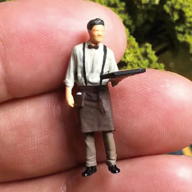 1:64 Painted Figure Mini Model Miniature Resin Diorama Cafe Restaurant Waiter