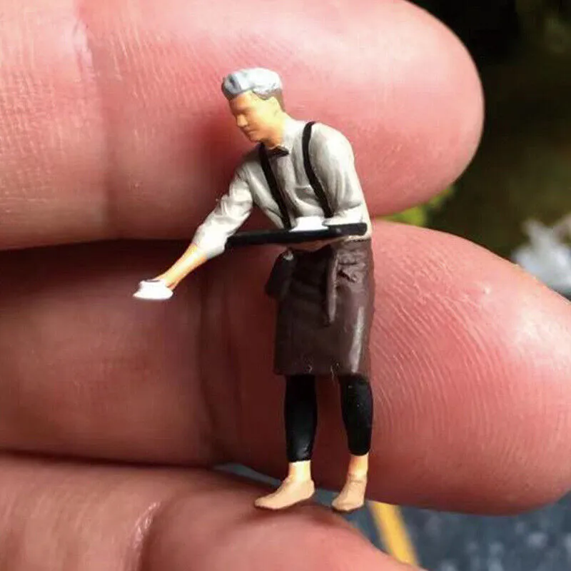 1:64 Painted Figure Mini Model Miniature Resin Diorama Cafe Restaurant Waiter