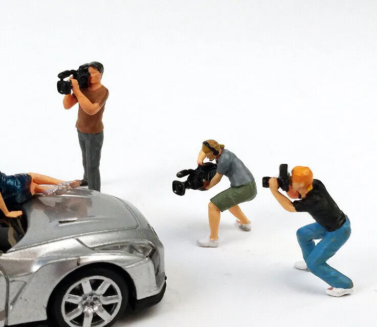 1:64 Painted Figure Mini Model Miniature Resin Diorama Camera Man Photographer
