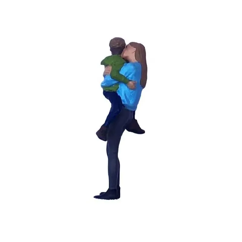 1:64 Painted Figure Mini Model Miniature Resin Diorama Mom Holding Baby Child