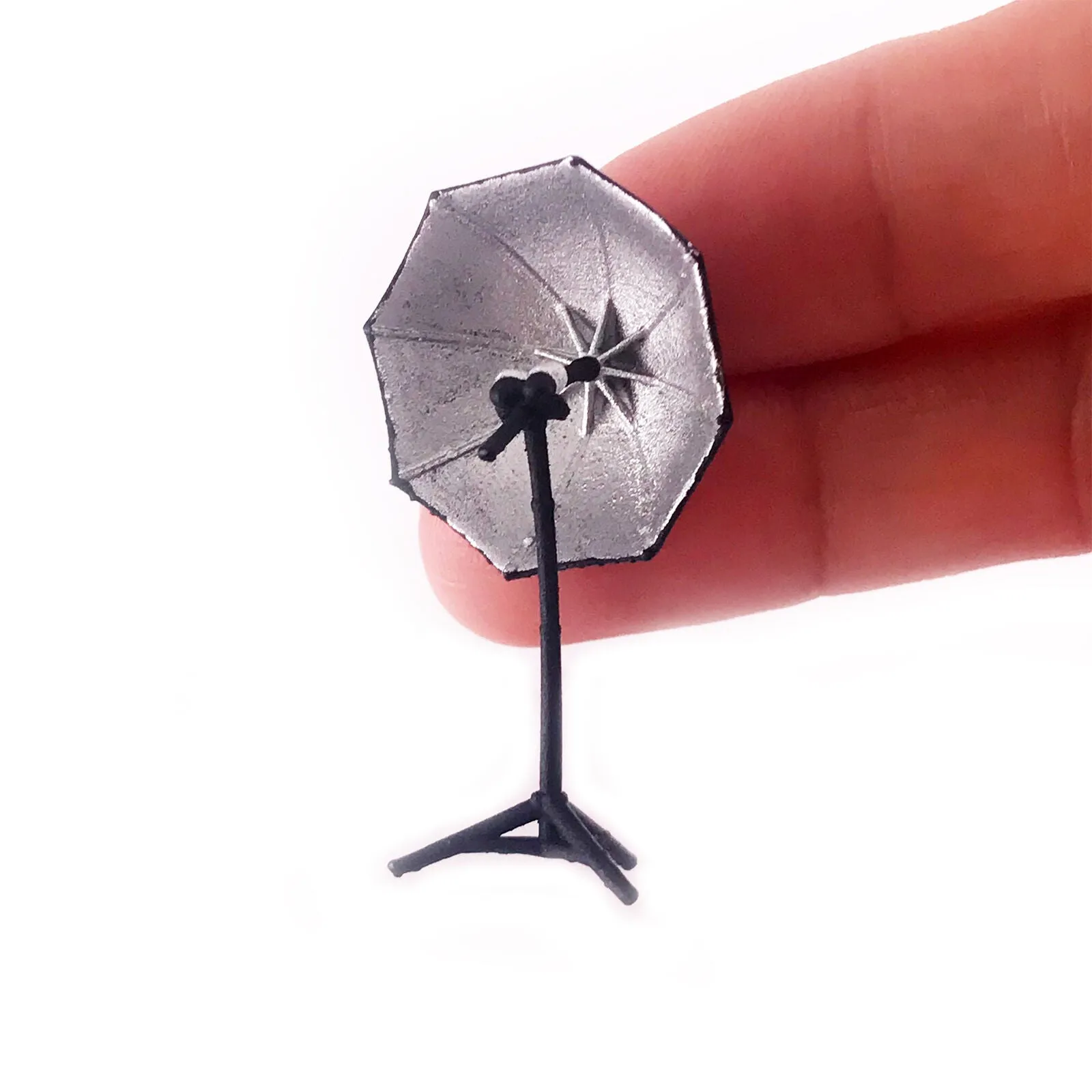 1:64 Painted Figure Mini Model Miniature Resin Diorama Poster Photographer Model