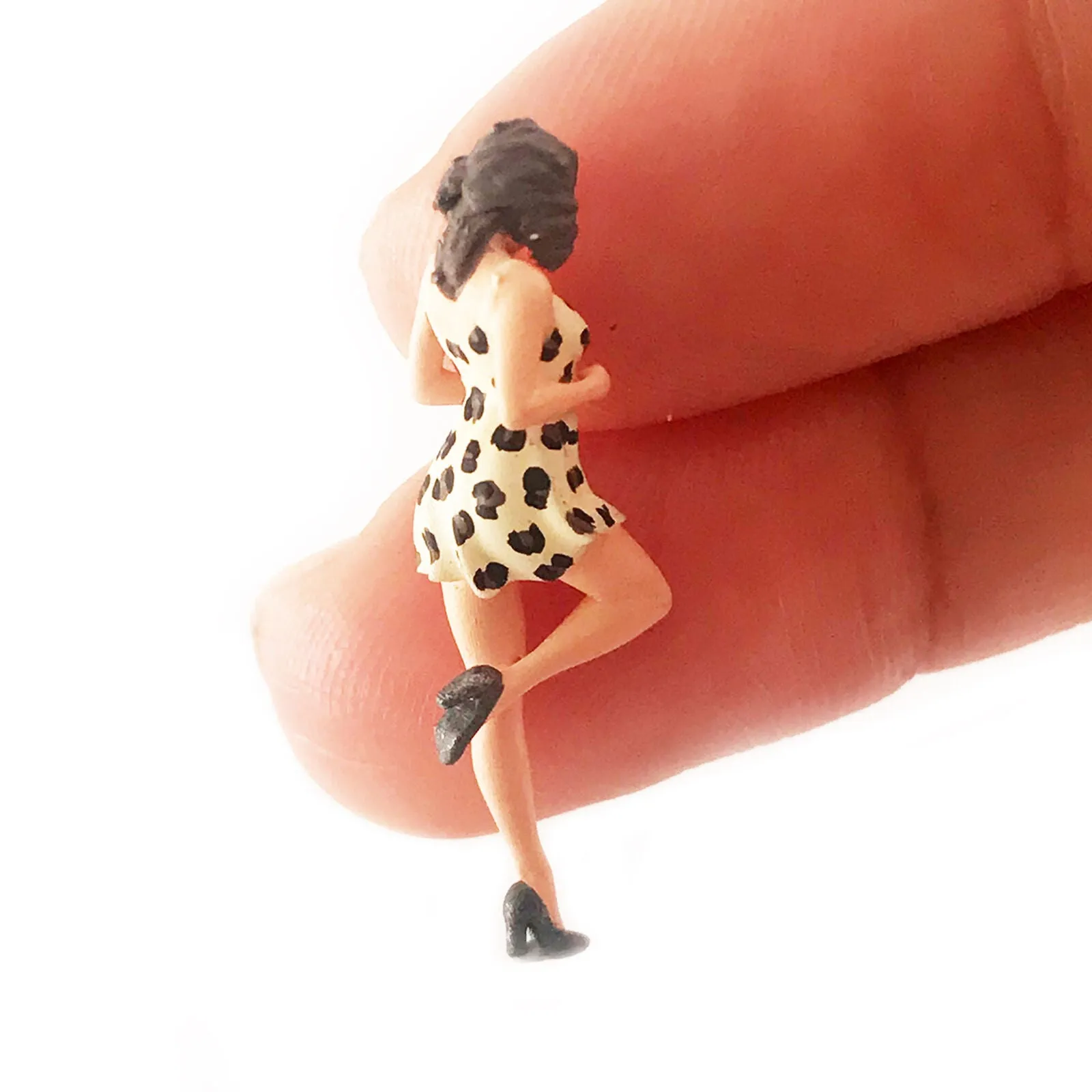 1:64 Painted Figure Mini Model Miniature Resin Diorama Poster Photographer Model