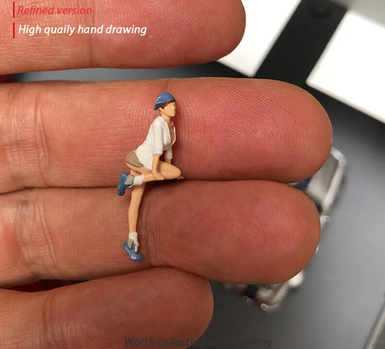1:64 Painted Figure Mini Model Miniature Resin Diorama Repair Garage Girl Lady L