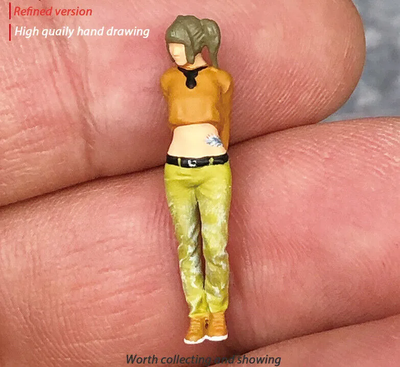 1:64 Painted Figure Mini Model Miniature Resin Diorama Sand Trendy Tattoo Girl