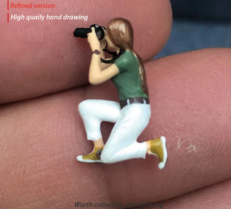 1:64 Painted Figure Mini Model Miniature Resin Diorama Shooting Star Camera Man