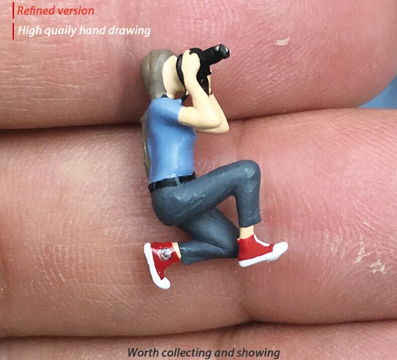 1:64 Painted Figure Mini Model Miniature Resin Diorama Shooting Star Camera Man