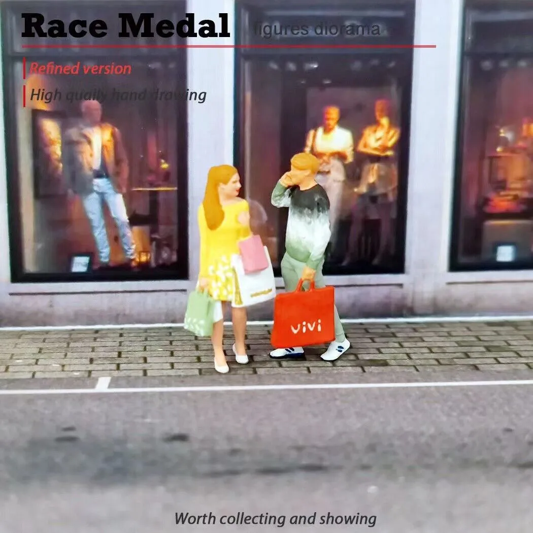 1:64 Painted Figure Mini Model Miniature Resin Diorama Shopaholic Shopping Lady