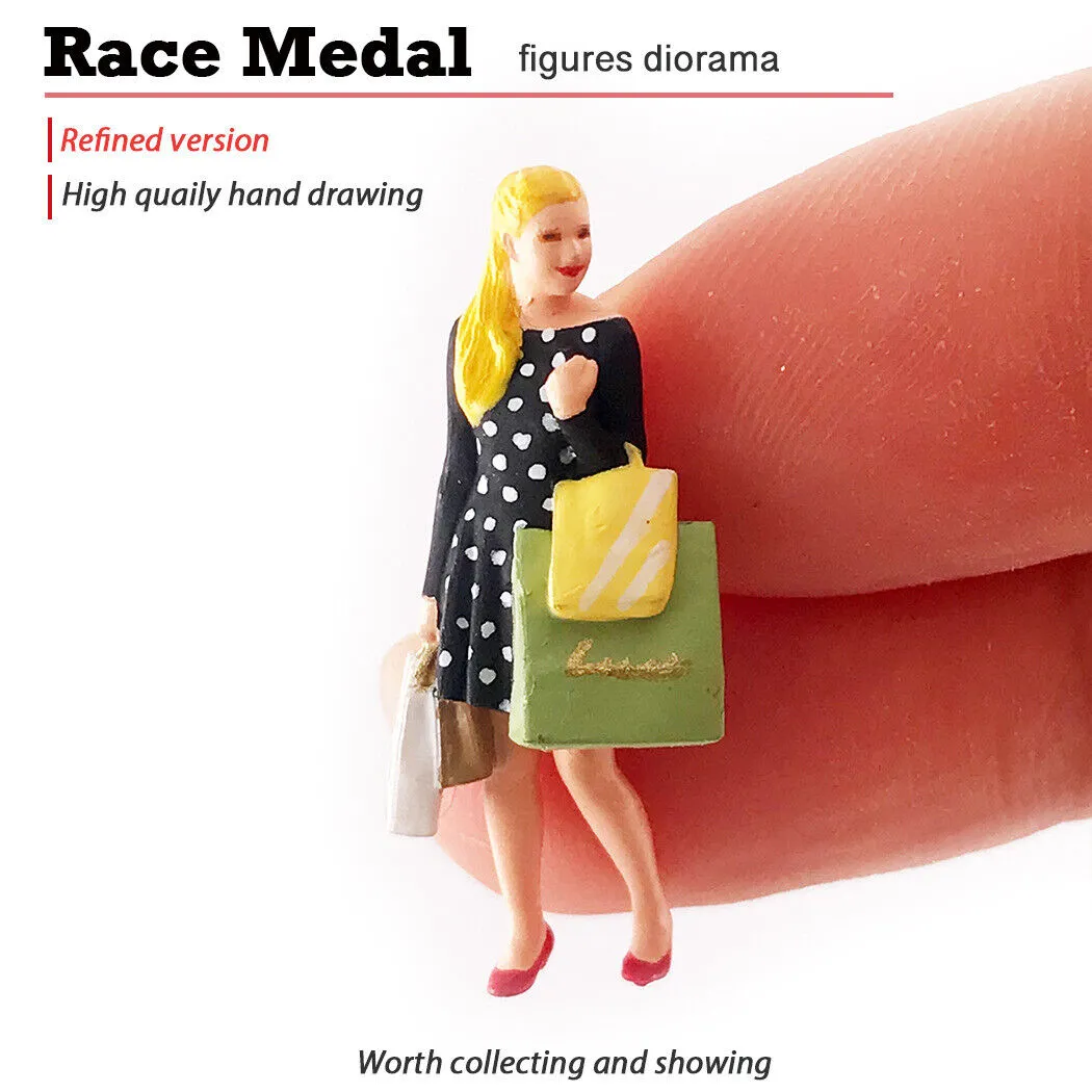 1:64 Painted Figure Mini Model Miniature Resin Diorama Shopaholic Shopping Lady