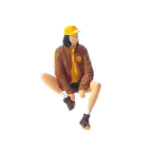 1:64 Painted Figure Mini Model Miniature Resin Diorama Sitting Short Hair Girl
