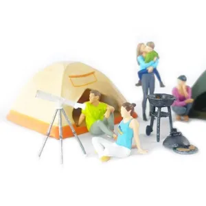 1:64 Painted Figure Mini Model Miniature Resin Diorama Stargazing Camping Family