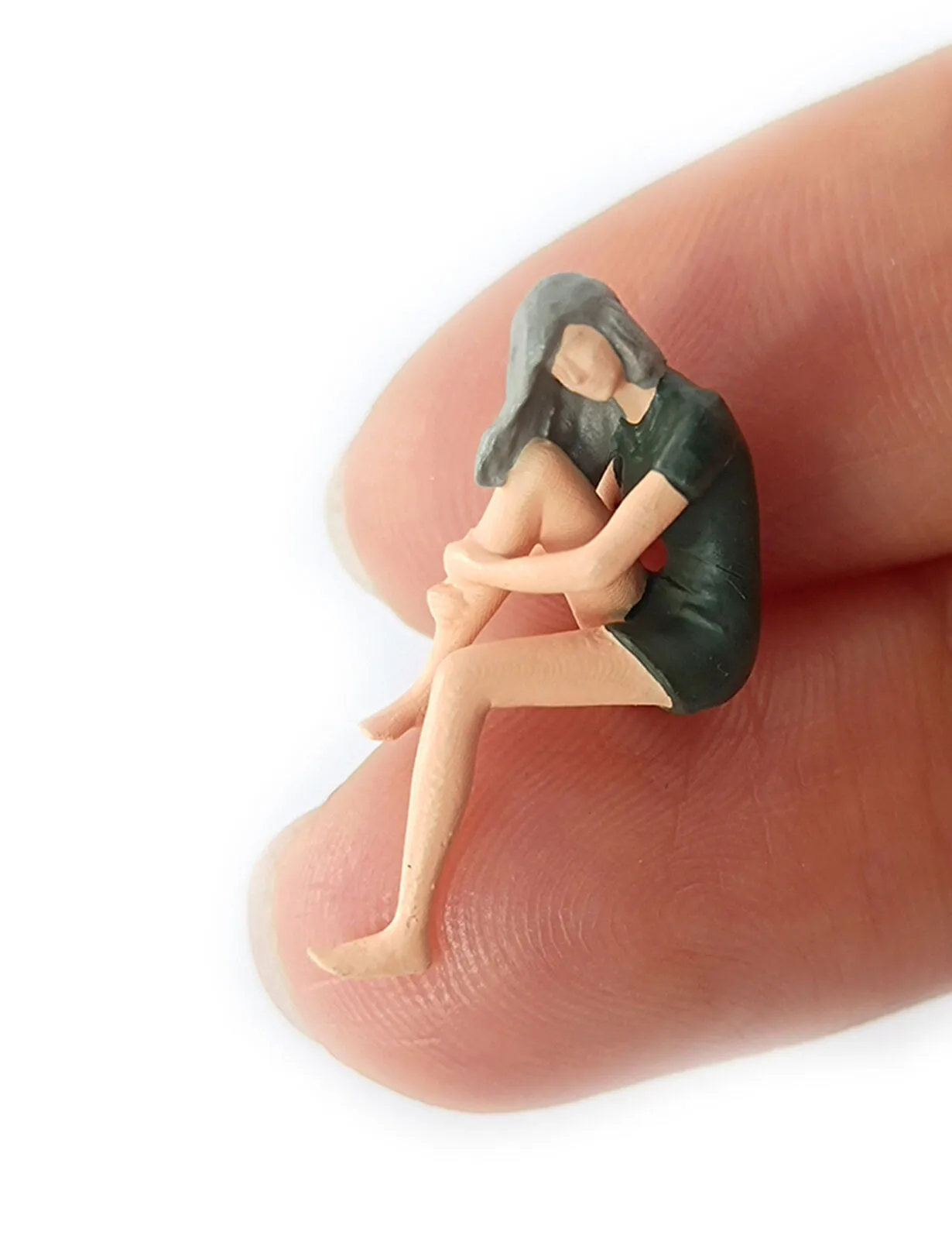 1:64 Painted Figure Mini Model Miniature Resin Diorama Stargazing Camping Family