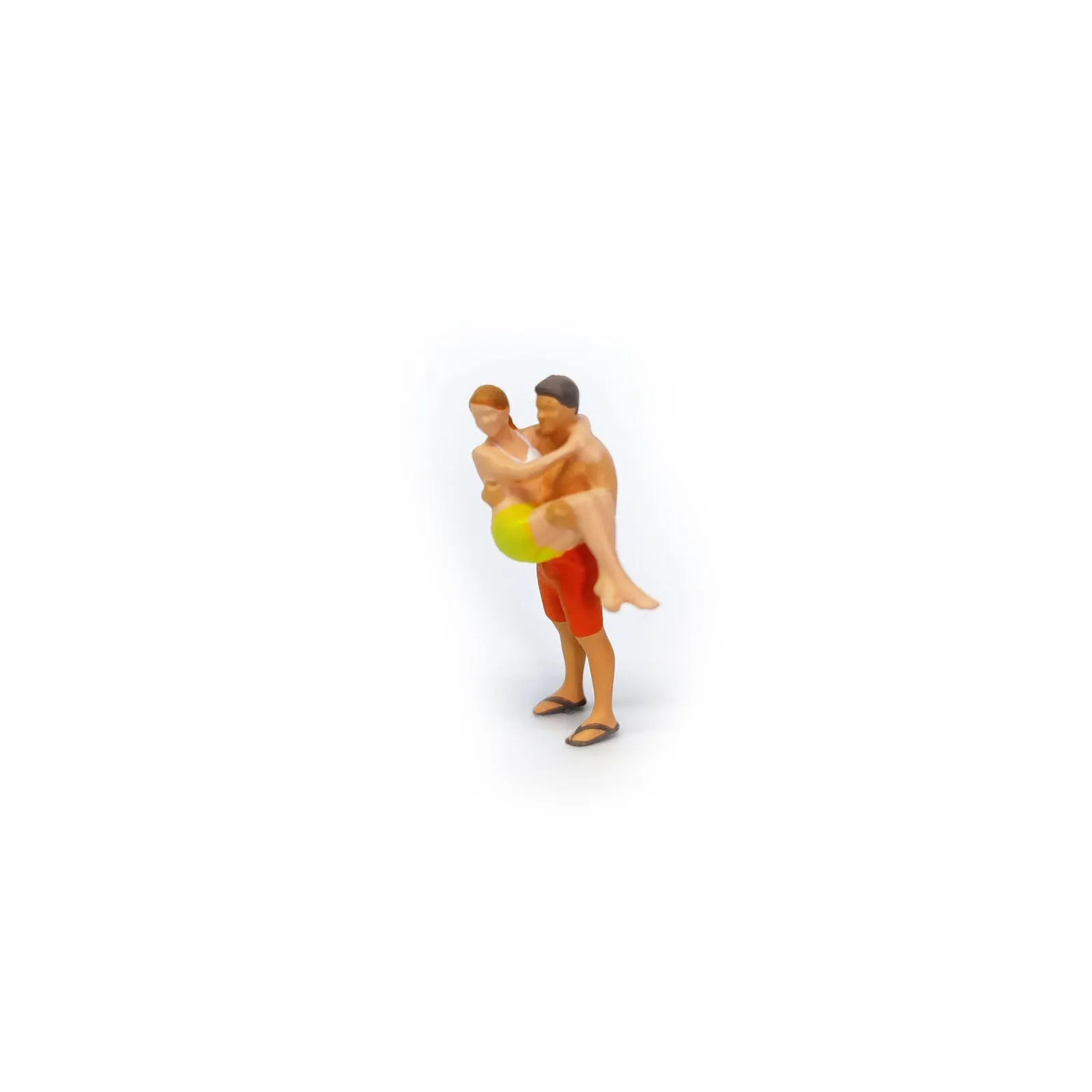 1:64 Painted Figure Mini Model Miniature Resin Diorama Toy Beach Surfing Couple