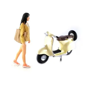 1:64 Painted Figure Mini Model Miniature Resin Diorama Vespa Motocycle Girl B