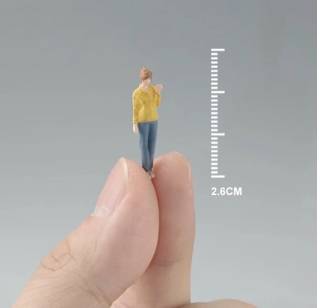 1:64 Painted Figure Mini Model Toy Miniature Car Scenes Resin Girl Casual Lady
