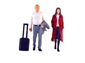 1:64 Painted Figure Model Miniature Resin Diorama Business Man Woman Luggage