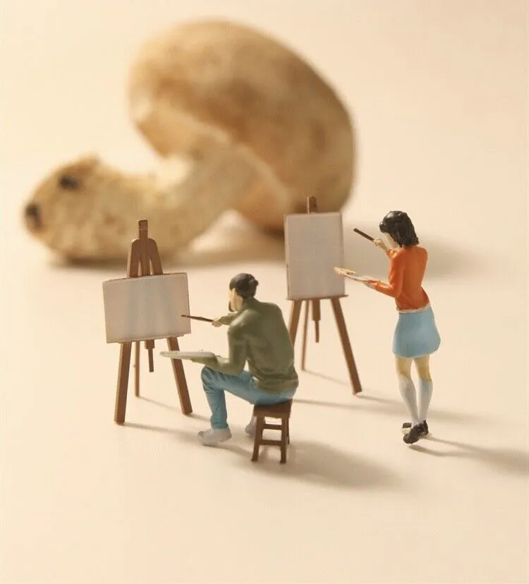 1:64 Painted Figure Model Miniature Resin Diorama Sand Artists Painting Painter