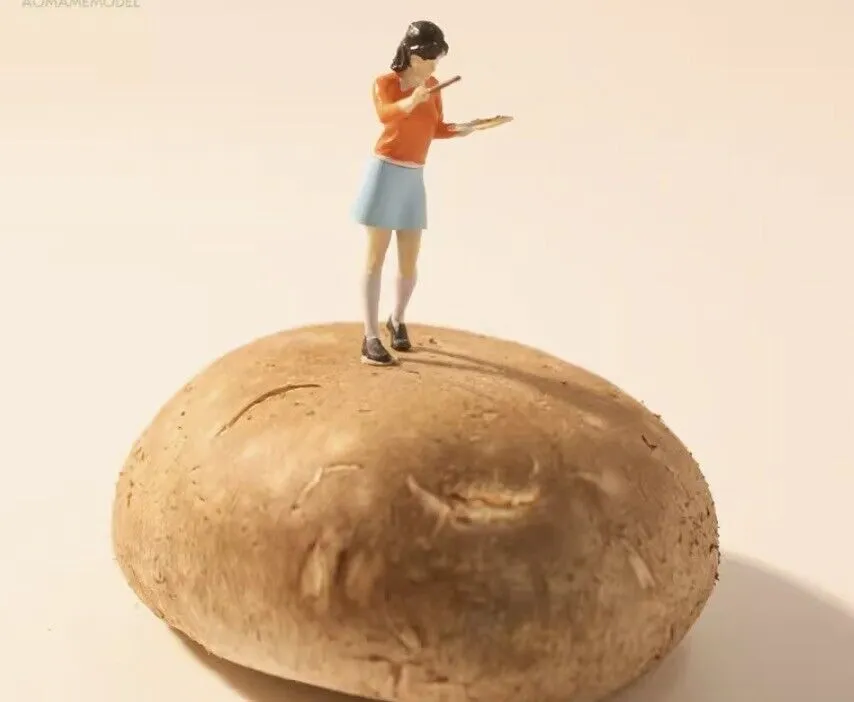 1:64 Painted Figure Model Miniature Resin Diorama Sand Artists Painting Painter