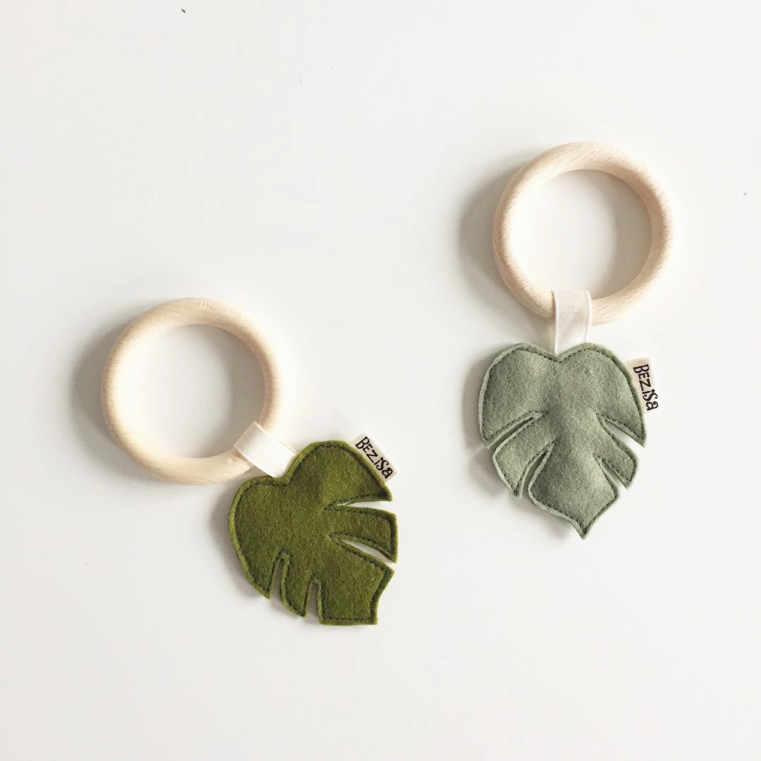 BEZISA LEAF TEETHER PISTACHIO