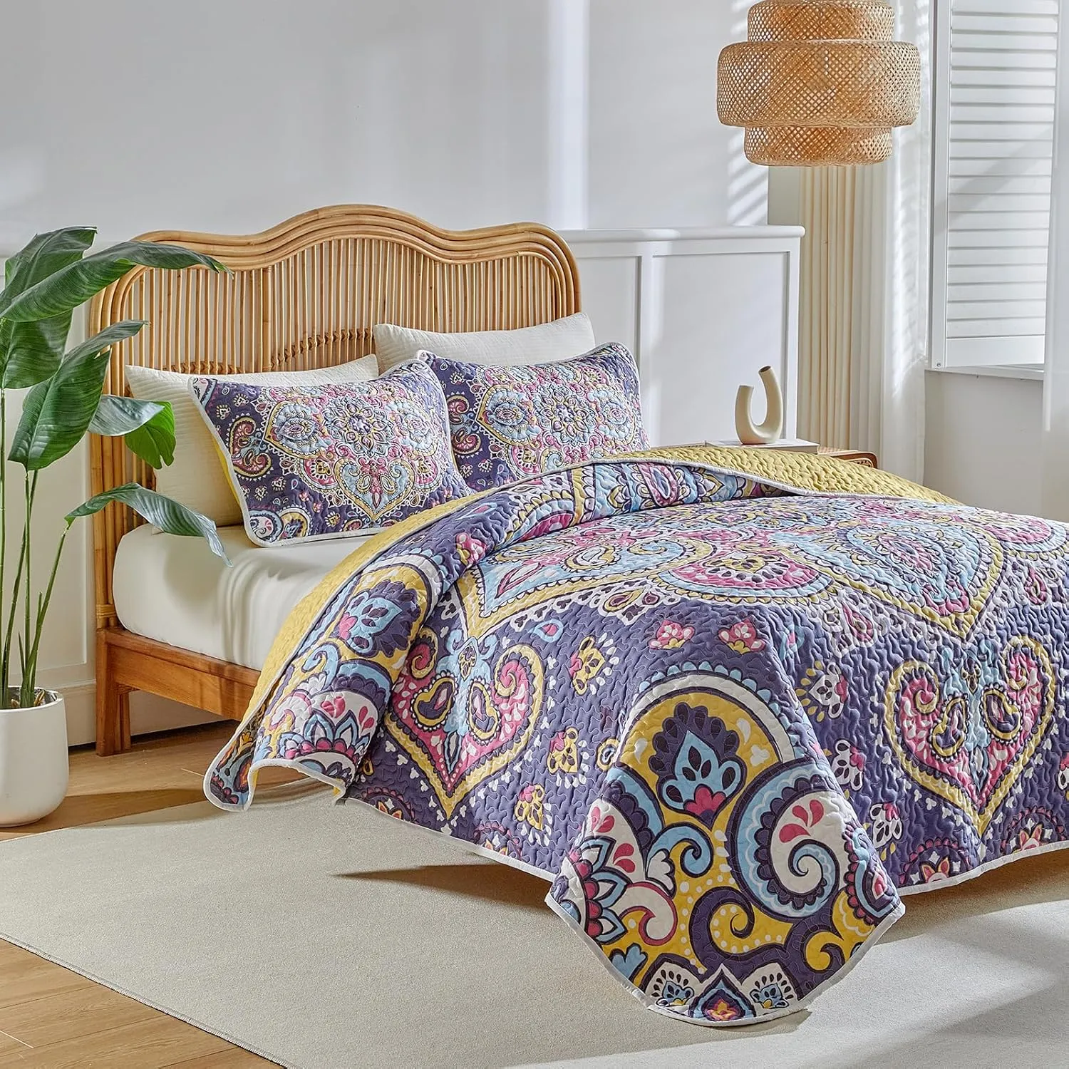 Boho Quilt Set King Size - Reversible Summer Bohemian Quilt Bedding Set, 3 Pieces Colorful Lightweight Microfiber Bedspread Pink Yellow Purple Paisley Coverlet Set with 2 Pillow Shams for All Seasons