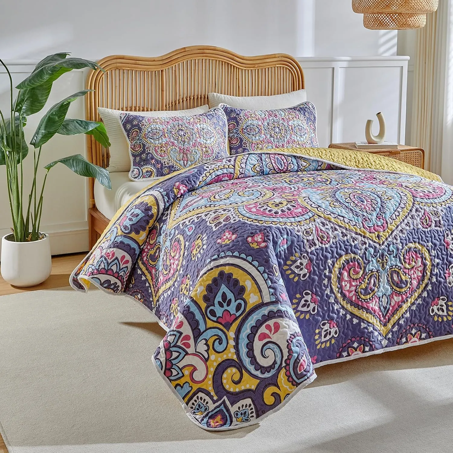 Boho Quilt Set King Size - Reversible Summer Bohemian Quilt Bedding Set, 3 Pieces Colorful Lightweight Microfiber Bedspread Pink Yellow Purple Paisley Coverlet Set with 2 Pillow Shams for All Seasons