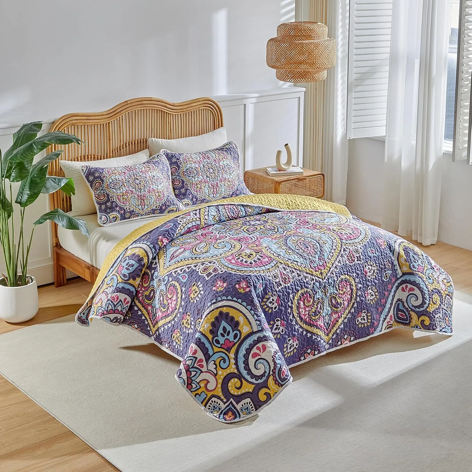 Boho Quilt Set King Size - Reversible Summer Bohemian Quilt Bedding Set, 3 Pieces Colorful Lightweight Microfiber Bedspread Pink Yellow Purple Paisley Coverlet Set with 2 Pillow Shams for All Seasons