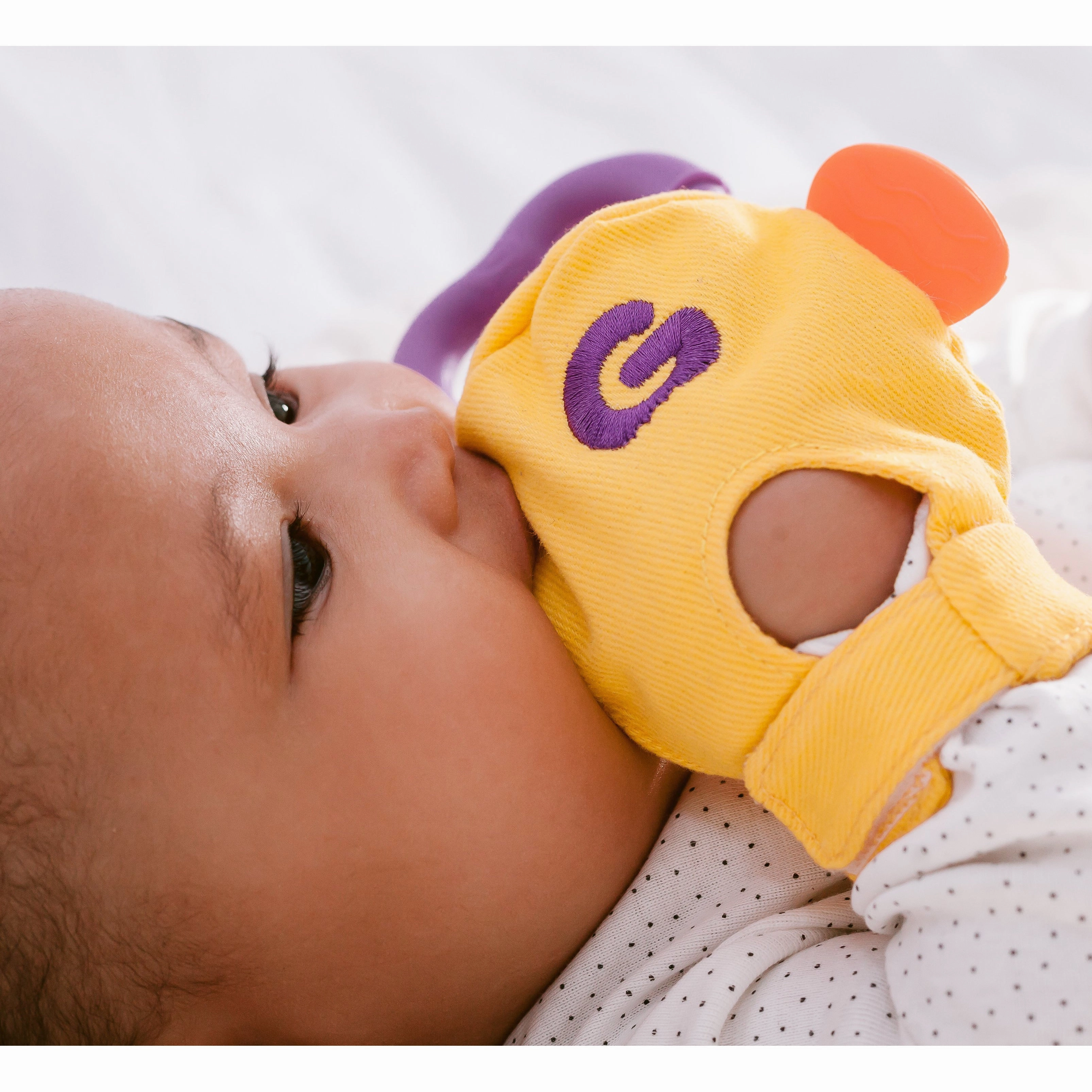 Gummee Glove Teething Mitten Yellow and Heart shaped Ring