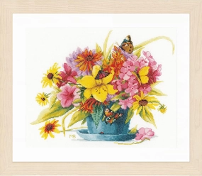 Lanarte Cross Stitch Embroidery Kits for Adults, Cross Stitch Preprinted with Embroidery Pattern on 100% Cotton and Embroidery Thread, 14,57 x 12,21 Inches - 37 x 31 cm, Colour Perfection