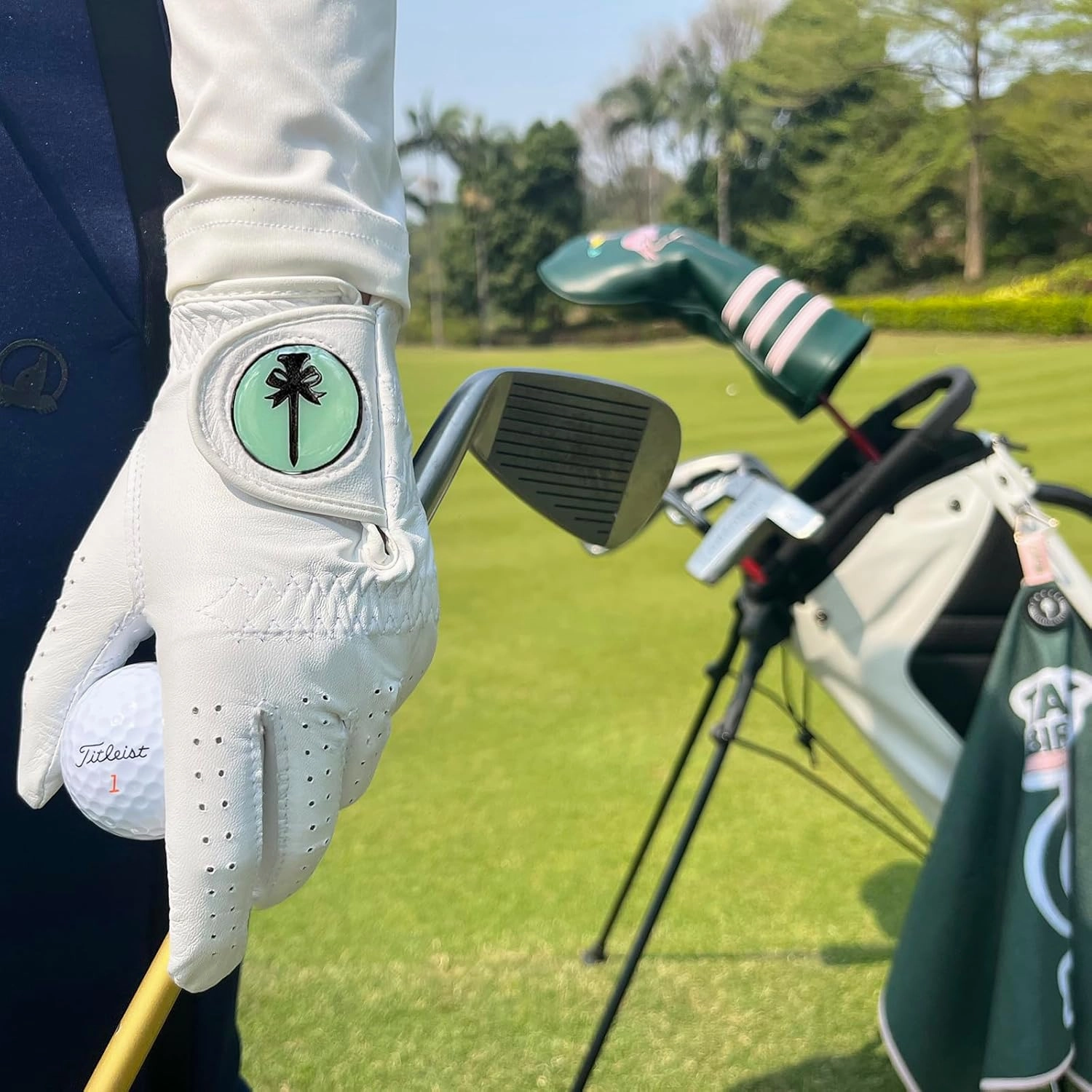 PINKTEE Women's Golf Glove Left Hand Ladies Pink Cabretta Leather Golf Gloves with Removable Magnetic Ball Marker Full Finger