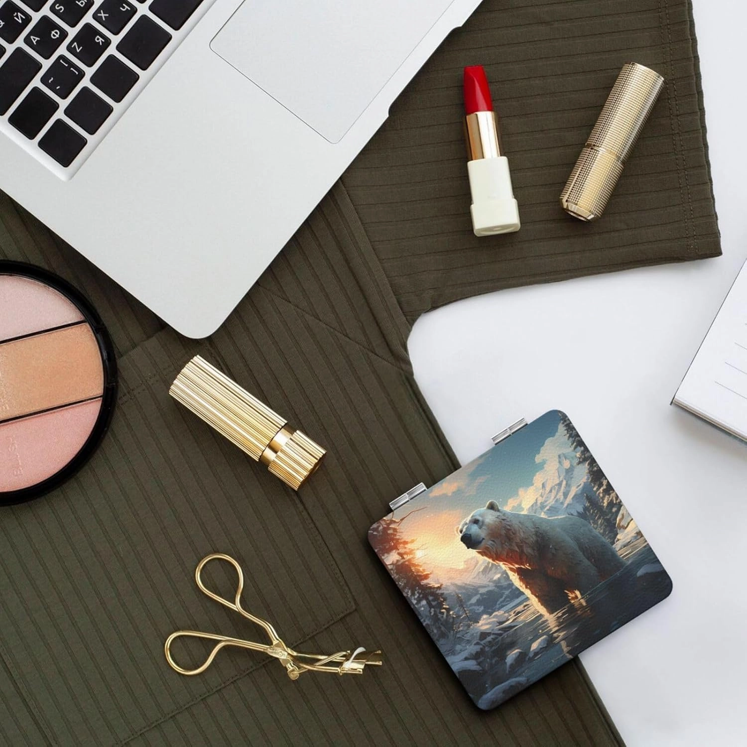 Portable Pocket Makeup Mirror Polar Bear in Winter Travel Cosmetic Mirror Square Print Magnifying Compact Mirror for Eyelash