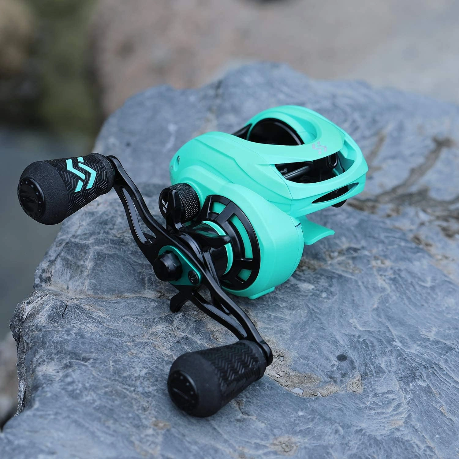 Sougayilang Baitcasting Reels, 8:1 Gear Ratio Fishing Reel with Magnetic Braking System Casting Reel, 9   1 Ball Bearings Super Smooth Anti-Corrosion Baitcaster Reel